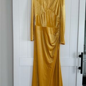 Elegant Gold Long Sleeve Dress